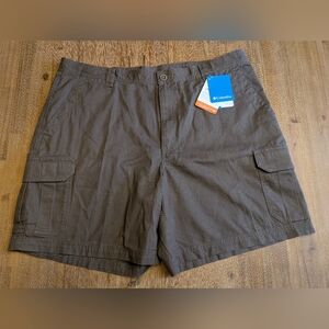 COLUMBIA Brown Tan Brownsmead II cargo cotton shorts inseam 8, size 42 N…